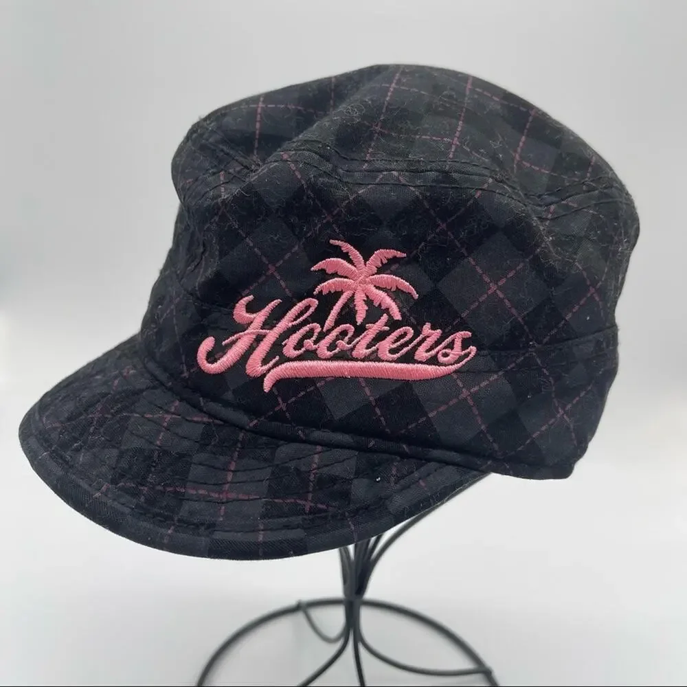 Hooters Cadet Style Cap. In excellent condition!!